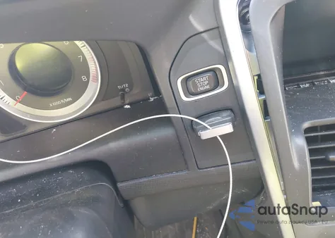 2012 Volvo Xc60 3.2 Premier z USA, uszkodzony, nr VIN YV4940DZ9C2253456